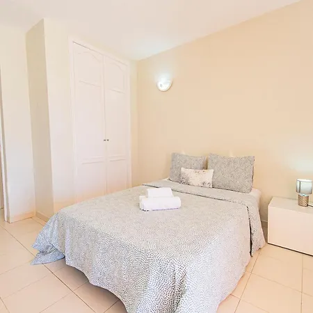 Apartment Paradise Court *